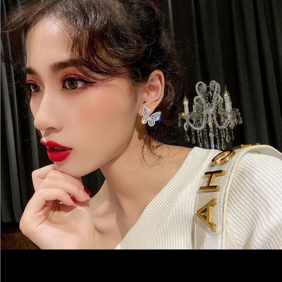 Butterfly earrings black cubic zirconia stone studs jewelry - Picture 3 of 3